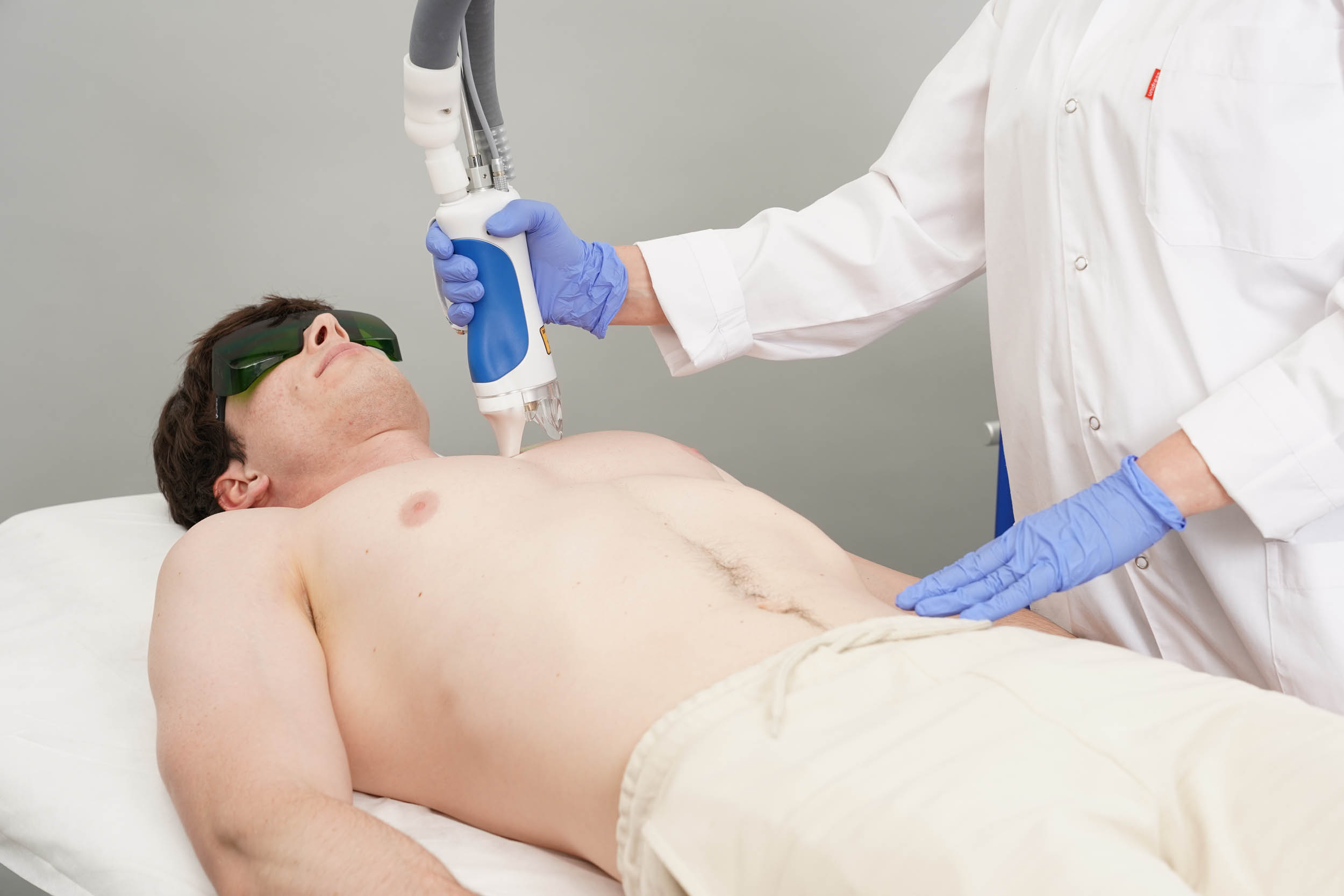 Мужская грудь